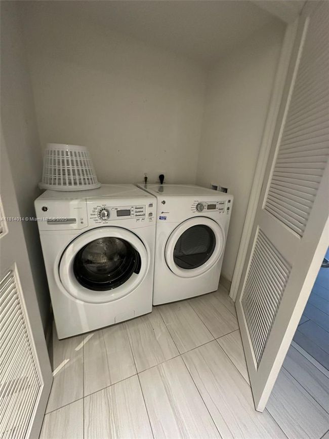 R1707 - 4010 S Ocean Dr, Condo with 2 bedrooms, 2 bathrooms and null parking in Hollywood FL | Image 10