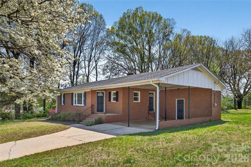 603 N Bost St, Statesville, NC, 28677-3365 | Card Image