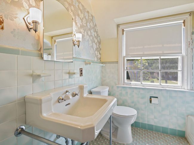 Full Bath | Image 30