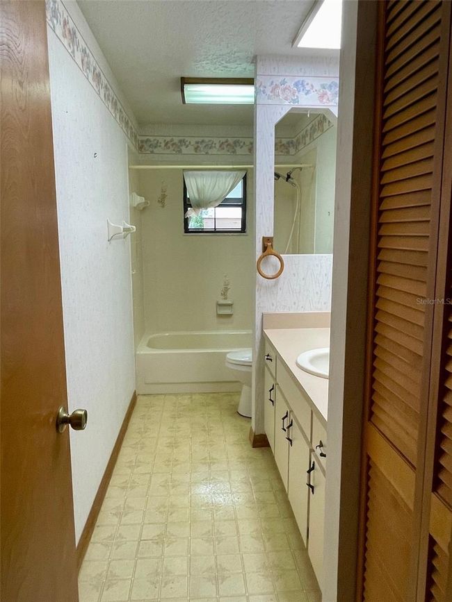 1112 Ne 130 Th Ter, House other with 3 bedrooms, 2 bathrooms and null parking in SILVER SPRINGS FL | Image 39