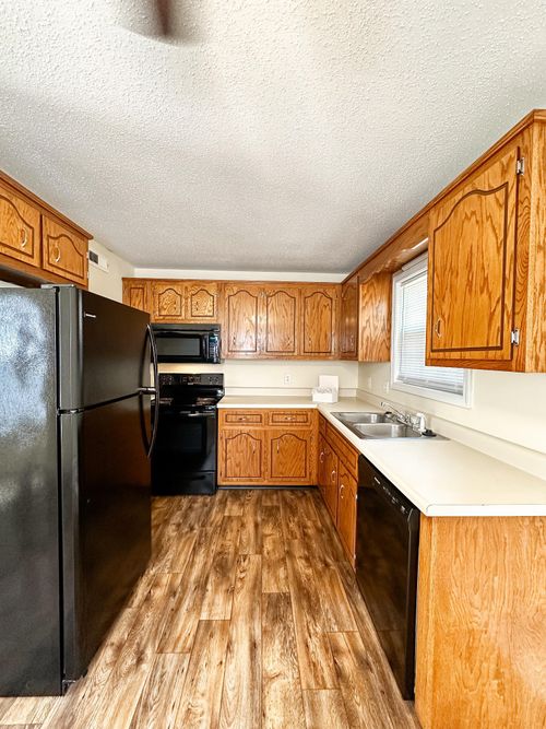 apt-f-112 Ballygar St, Clarksville, TN, 37043-2809 | Card Image