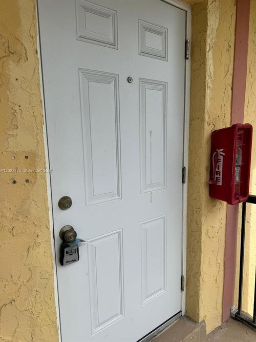 1d-2850 Nw 55th Ave, Lauderhill, FL, 33313-2529 | Card Image