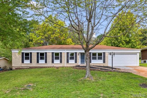 815 Ariege Dr, Saint Louis, MO, 63141-6101 | Card Image