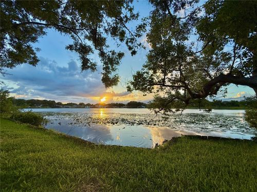 8304 Palma Vista Ln, TAMPA, FL, 33614-2863 | Card Image