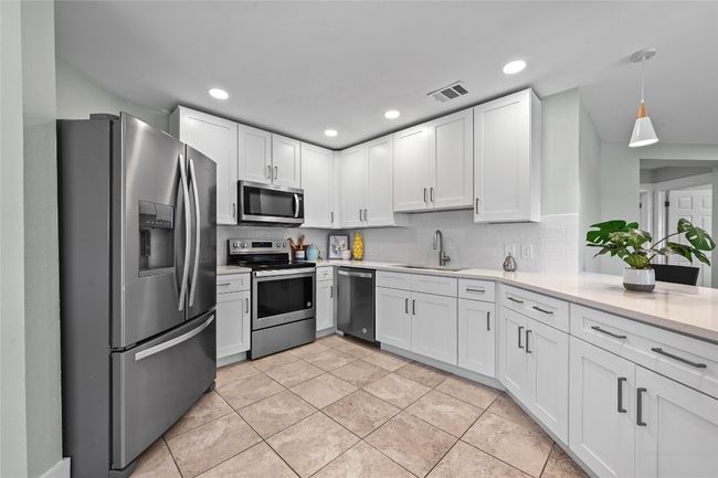 7065 Wheatfield Way, House other with 4 bedrooms, 2 bathrooms and null parking in Kyle TX | Image 7