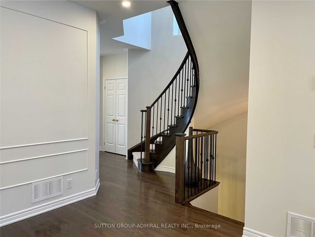 95 Southdown Ave, House attached with 3 bedrooms, 3 bathrooms and 3 parking in Vaughan ON | Image 9