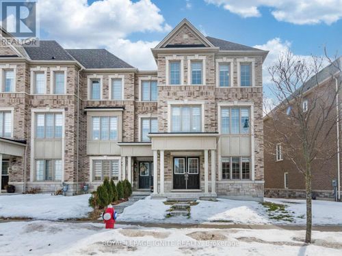 15 Temple Manor Rd, Brampton, ON, L6Y6C4 | Card Image
