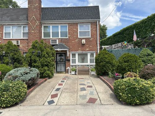 60 60th Rd, Maspeth, NY, 11378-3517 | Card Image