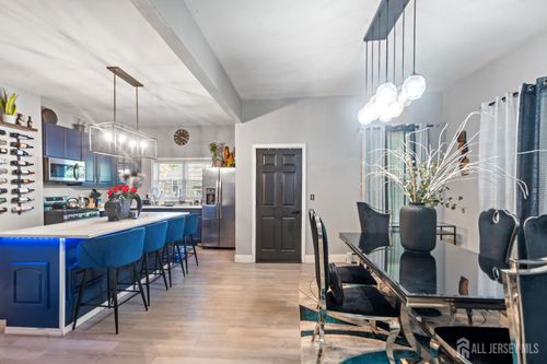 49-47-49 N 18th St, East Orange, NJ, 07017-5101 | Card Image