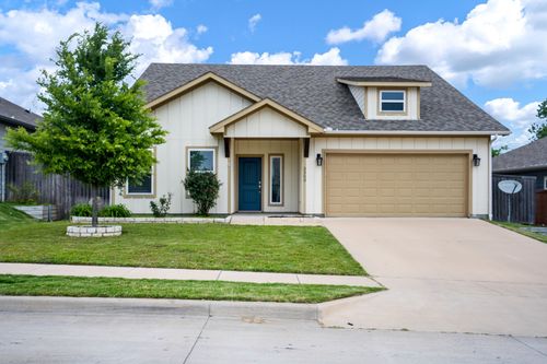 3303 Sweetwater Way, Sherman, TX, 75090-4732 | Card Image