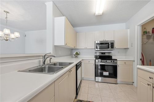 812 Vinings Forest Ln Se, Smyrna, GA, 30080-3941 | Card Image