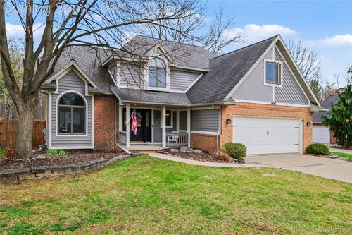 2228 Lost Creek Dr, Flushing, MI, 48433-9404 | Card Image