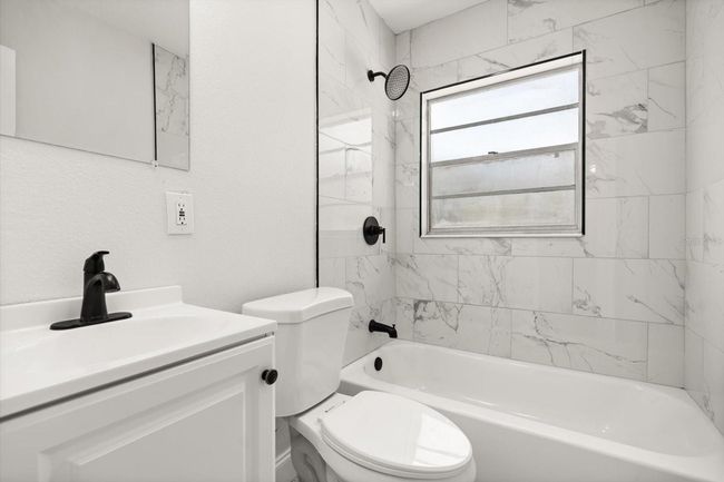 Hallway Full Bath | Image 9