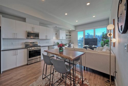 207-4004 Banister Ln, Austin, TX, 78704-6854 | Card Image