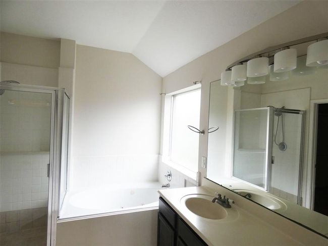 3015 Davey Oaks Dr, House other with 4 bedrooms, 2 bathrooms and 2 parking in Pearland TX | Image 16