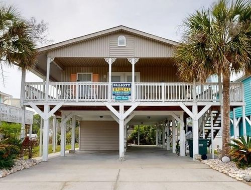 407 25th Ave N, North Myrtle Beach, SC, 29582-2328 | Card Image