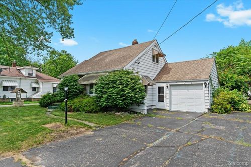 1022 Lorene Ave, Mount Morris, MI, 48458-2124 | Card Image