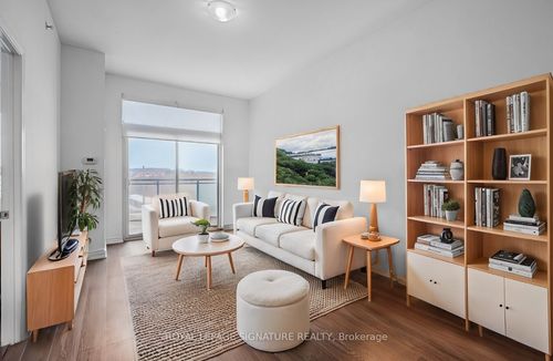 620-11611 Yonge St, Richmond Hill, ON, L4E1G2 | Card Image