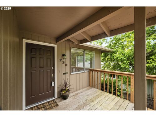730 Sw Dolph St, Portland, OR, 97219-4558 | Card Image