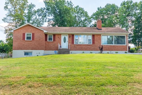 251 Independence Cir, Forest, VA, 24551-3947 | Card Image