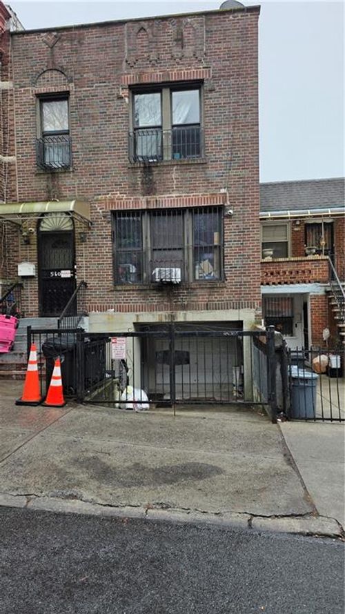 560 46th St, Brooklyn, NY, 11220-1309 | Card Image