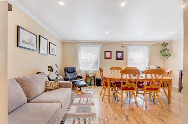 45 Mohegan Cres, House attached with 3 bedrooms, 2 bathrooms and 2 parking in London ON | Image 16