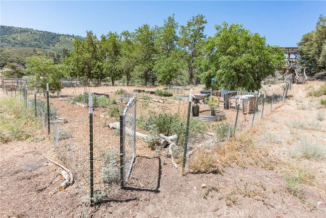 26865 Elizabeth Lake Rd, House other with 2 bedrooms, 2 bathrooms and 2 parking in Lake Hughes CA | Image 51