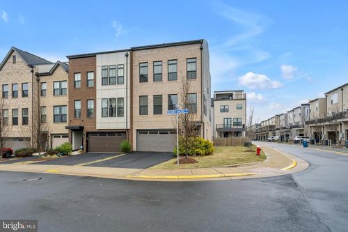 42281 Belgrave Gardens Ter, BRAMBLETON, VA, 20148-4941 | Card Image