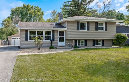 132 Robin Hill Dr, Naperville, IL, 60540-7319 | Card Image