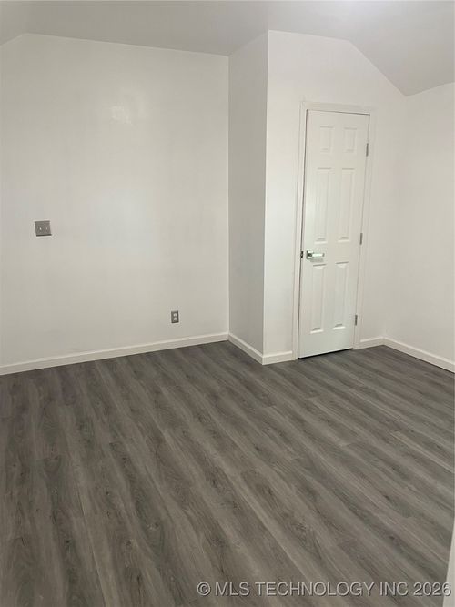 1126 S Quaker Ave, Tulsa, OK, 74120-5210 | Card Image