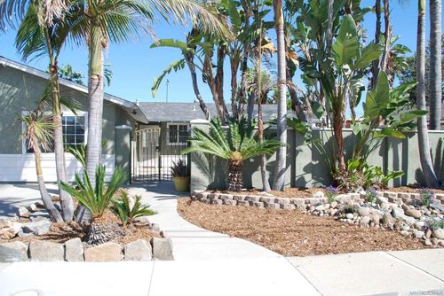 8330 Beaver Lake Dr, San Diego, CA, 92119-2624 | Card Image