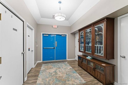 550 S Saginaw St, Lapeer, MI, 48446-2645 | Card Image