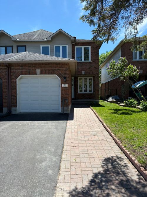 76 Hunterswood Crescent, Hunt Club - South Keys and Area, ON, K1G5V9 | Card Image