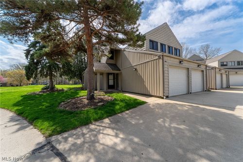 68 Landings Way, Avon Lake, OH, 44012-2236 | Card Image