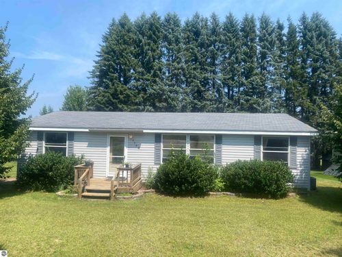 1148 Memory Ln, Frankfort, MI, 49635-9605 | Card Image