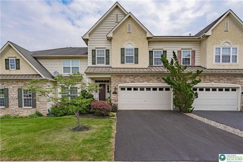 4004 Page St, Allentown, PA, 18104-4565 | Card Image