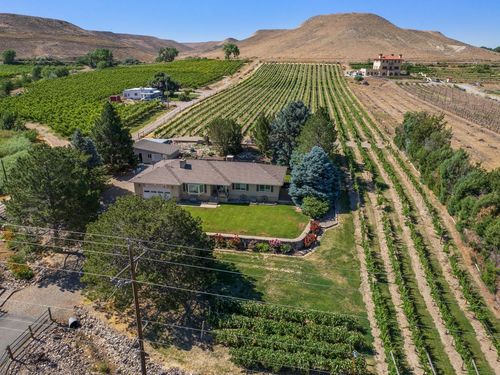 3697 F Rd, Palisade, CO, 81526-9327 | Card Image