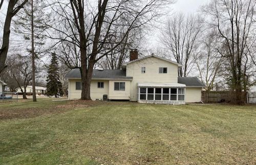 6090 Lancaster Dr, Flint, MI, 48532-3215 | Card Image