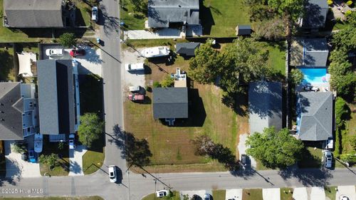 812 Sixth St S, Carolina Beach, NC, 28428-5253 | Card Image