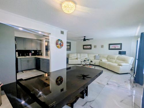 202 Wellington M, West Palm Beach, FL, 33417-2502 | Card Image