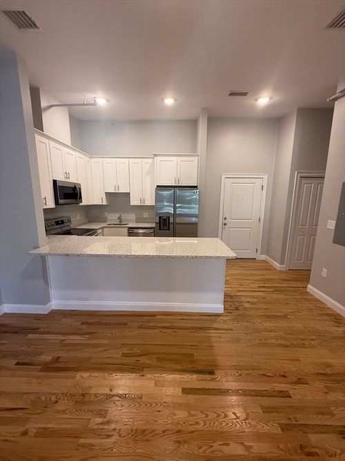 unit-311-20 Locust St, Danvers, MA, 01923-2289 | Card Image