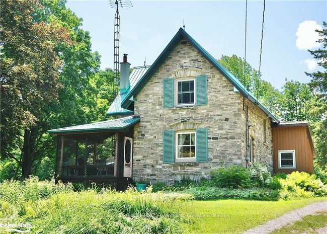 9717 Highway 118, House other with 2 bedrooms, 2 bathrooms and 8 parking in Algonquin Highlands ON | Image 41