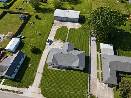 418 W Martin St, Cairo, MO, 65239-1010 | Card Image