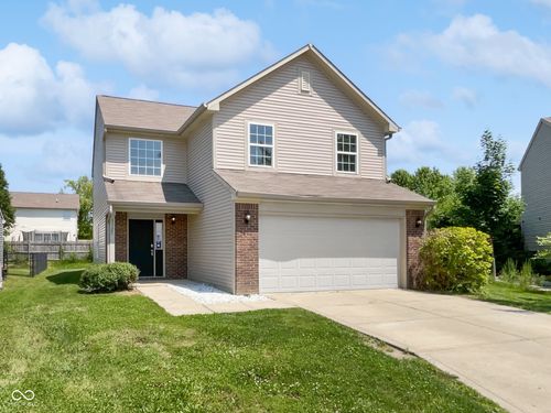 1525 Bluestem Dr, Greenwood, IN, 46143-6212 | Card Image