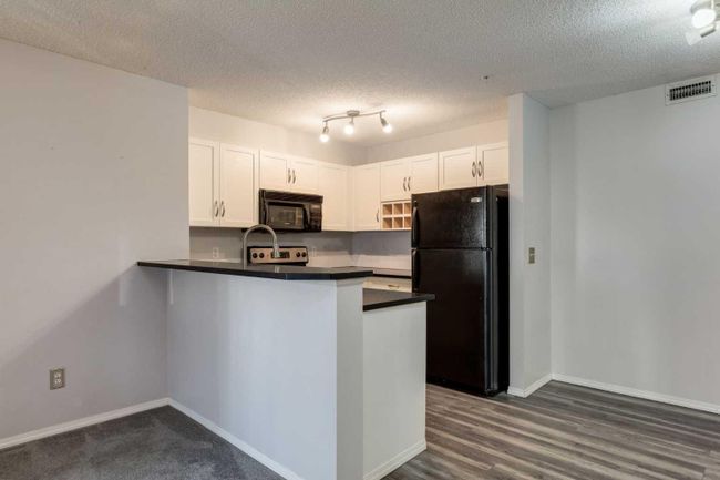 1210 - 115 Prestwick Villas Se, Home with 2 bedrooms, 2 bathrooms and 2 parking in Calgary AB | Image 10