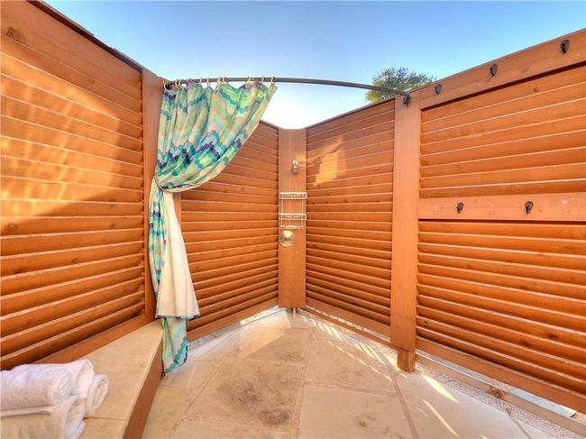 208 Raindance Cv, House other with 4 bedrooms, 3 bathrooms and 4 parking in Austin TX | Image 5