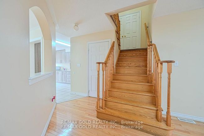 11 Caversham Dr, House attached with 6 bedrooms, 4 bathrooms and 3 parking in Brampton ON | Image 17