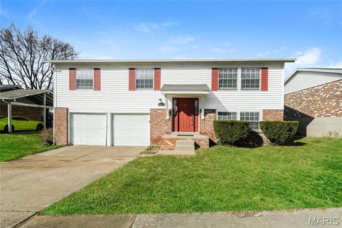 2519 Millvalley Dr, Florissant, MO, 63031-2825 | Card Image