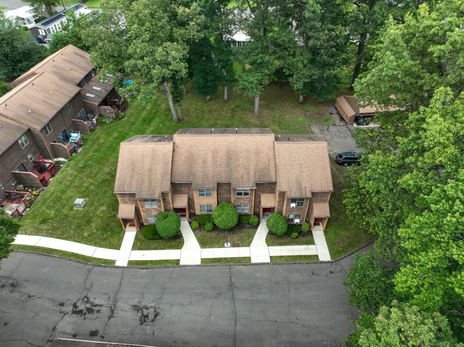 APT-9 - 10 Cianci Ave, Condo with 2 bedrooms, 2 bathrooms and null parking in Plainville CT | Image 8