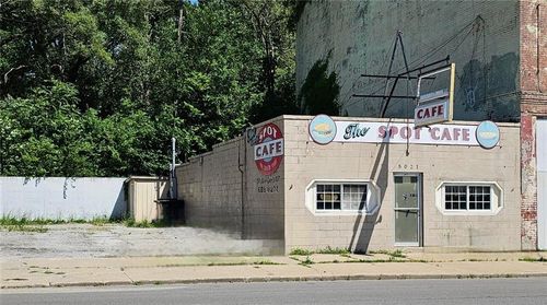 5021 King Hill Ave, Saint Joseph, MO, 64504-1114 | Card Image